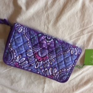 Vera Bradley Accordion Wallet in Lilac Tapestry